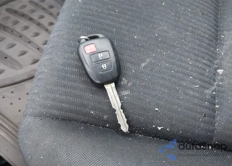 2018 Toyota Rav4 Le z USA, uszkodzony, nr VIN 2T3BFREV6JW725180